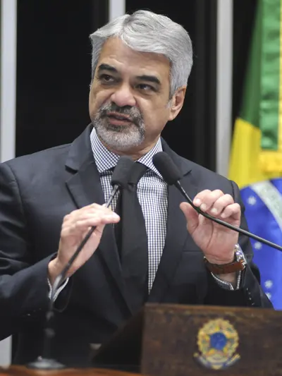Retrato de Humberto Costa