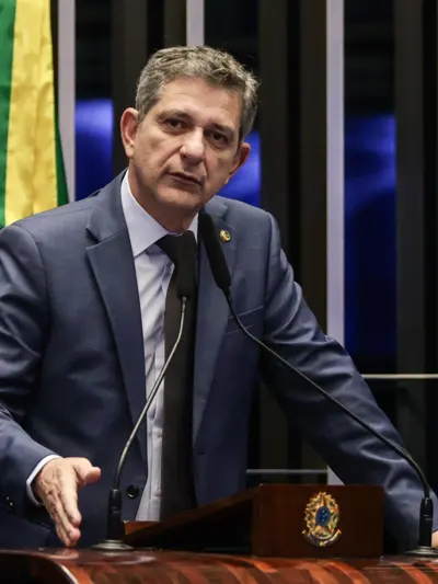 Retrato de Rogerio Carvalho